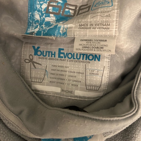 686 Kids size 12 Teal and White Patterned Ski Jacket - Picture 3 of 3